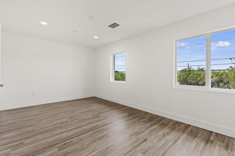 Townhouse in Port St. Lucie, Florida 3 bedrooms, 113.53 sq.m. № 2391779 - photo 13