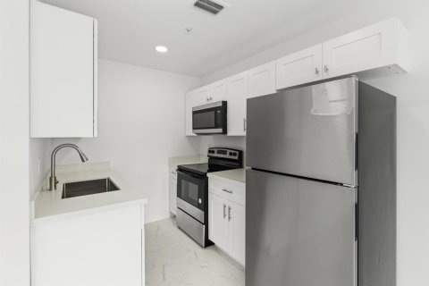 Townhouse in Port St. Lucie, Florida 3 bedrooms, 113.53 sq.m. № 2391779 - photo 9