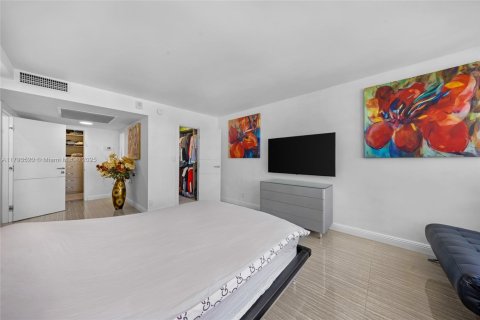 Купить кондоминиум в Халландейл-Бич, Флорида 2 спальни, 115.94м2, № 1700461 - фото 17