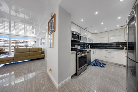 Купить кондоминиум в Халландейл-Бич, Флорида 2 спальни, 115.94м2, № 1700461 - фото 8