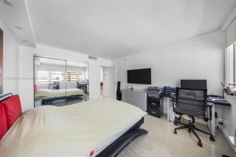 Купить кондоминиум в Халландейл-Бич, Флорида 2 спальни, 115.94м2, № 1700461 - фото 25