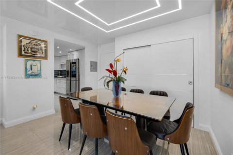 Купить кондоминиум в Халландейл-Бич, Флорида 2 спальни, 115.94м2, № 1700461 - фото 12