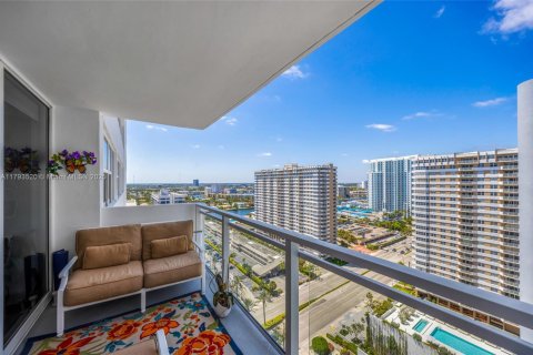 Купить кондоминиум в Халландейл-Бич, Флорида 2 спальни, 115.94м2, № 1700461 - фото 28