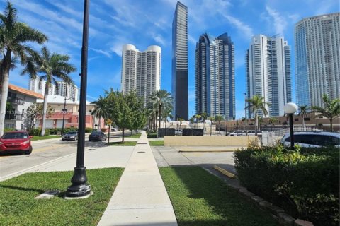 Condominio en venta en Sunny Isles Beach, Florida, 2 dormitorios, 74.41 m2 № 1963163 - foto 4