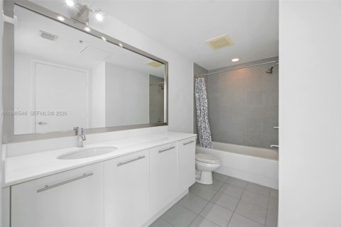 Снять в аренду кондоминиум в Майами, Флорида 2 спальни, 103.12м2, № 2048251 - фото 18