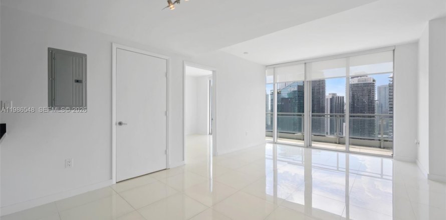 Кондоминиум с 2 спальнями в Майами, Флорида № 2048251