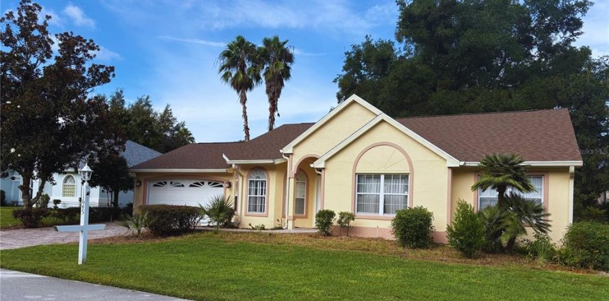 Casa en Ocala, Florida 3 dormitorios, 170.75 m2 № 1900422
