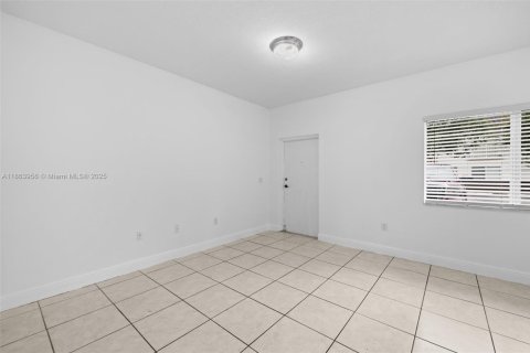 Appartement à louer à Hialeah, Floride: 2 chambres, 74.32 m2 № 1891764 - photo 14