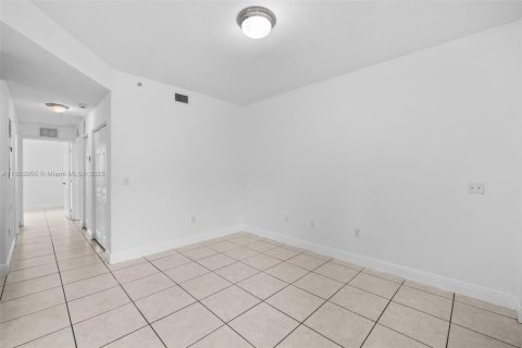 Appartement à louer à Hialeah, Floride: 2 chambres, 74.32 m2 № 1891764 - photo 11