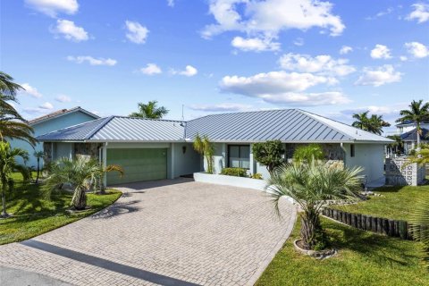 Villa ou maison à Punta Gorda, Floride 3 chambres, 170.01 m2 № 2141928