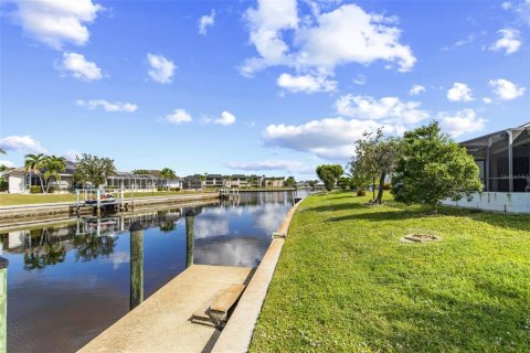 Villa ou maison à vendre à Punta Gorda, Floride: 3 chambres, 170.01 m2 № 2141928 - photo 3