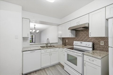 Copropriété à vendre à Palm Harbor, Floride: 2 chambres, 95.69 m2 № 2231696 - photo 8