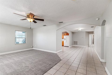 Villa ou maison à vendre à Winter Haven, Floride: 3 chambres, 195 m2 № 2391163 - photo 4