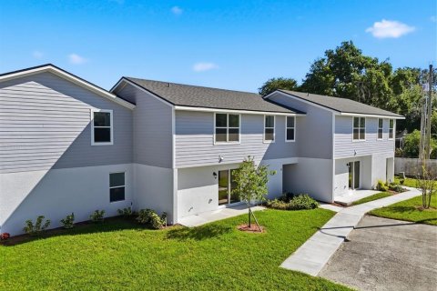Townhouse in Lakeland, Florida 3 bedrooms, 131.36 sq.m. № 2224676