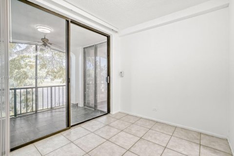 Condominio en alquiler en Lauderhill, Florida, 2 dormitorios, 117.06 m2 № 2047767 - foto 9