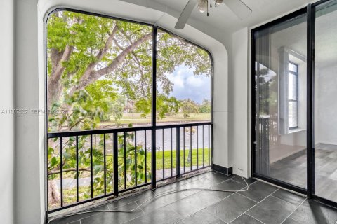 Condominio en alquiler en Lauderhill, Florida, 2 dormitorios, 117.06 m2 № 2047767 - foto 18