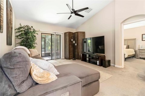 House in Cocoa, Florida 3 bedrooms, 142.05 sq.m. № 1801319 - photo 16