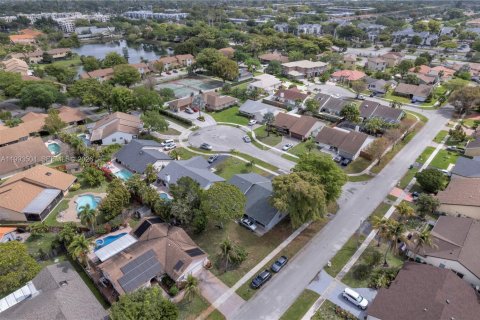 Casa en venta en Tamarac, Florida, 4 dormitorios, 202.62 m2 № 2286672 - foto 8