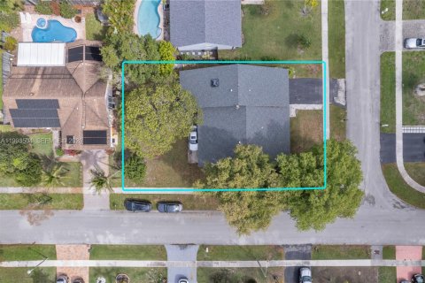 Casa en venta en Tamarac, Florida, 4 dormitorios, 202.62 m2 № 2286672 - foto 7