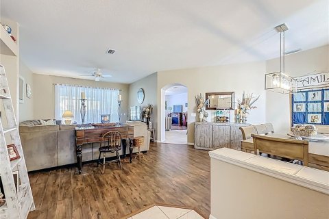 Купить виллу или дом в Даннеллон, Флорида 5 комнат, 190.17м2, № 2144573 - фото 10