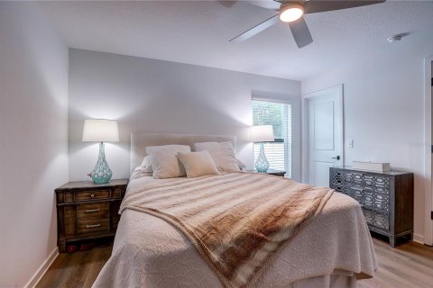 House in Tampa, Florida 3 bedrooms, 139.17 sq.m. № 2147958 - photo 8
