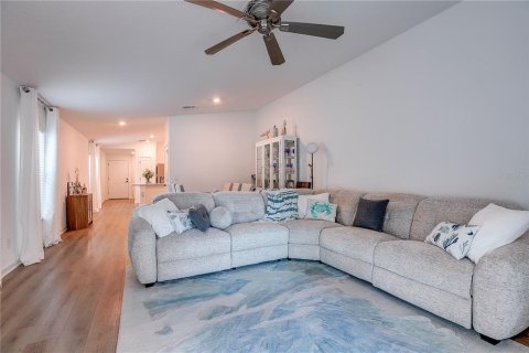 House in Tampa, Florida 3 bedrooms, 139.17 sq.m. № 2147958 - photo 7