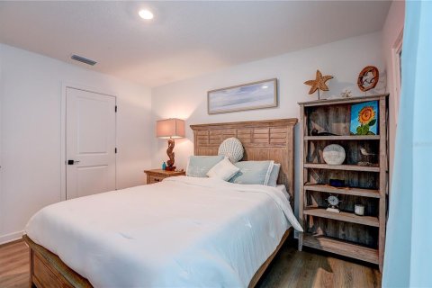 House in Tampa, Florida 3 bedrooms, 139.17 sq.m. № 2147958 - photo 12