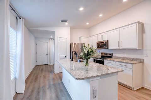 House in Tampa, Florida 3 bedrooms, 139.17 sq.m. № 2147958 - photo 5