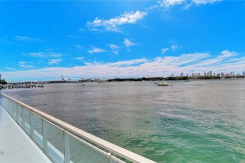 Copropriété à vendre à Miami Beach, Floride: 1 chambre, 90.12 m2 № 1842816 - photo 30