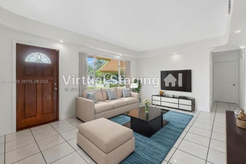 Villa ou maison à louer à Miramar, Floride: 2 chambres, 151.24 m2 № 2000066 - photo 5