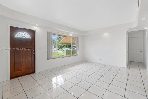 Villa ou maison à louer à Miramar, Floride: 2 chambres, 151.24 m2 № 2000066 - photo 6