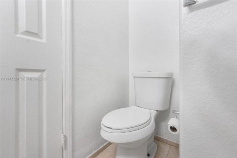 Villa ou maison à louer à Miramar, Floride: 2 chambres, 151.24 m2 № 2000066 - photo 18