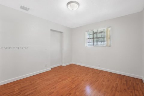 Villa ou maison à louer à Miramar, Floride: 2 chambres, 151.24 m2 № 2000066 - photo 25