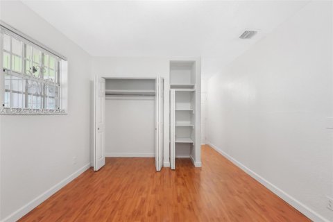 Villa ou maison à louer à Miramar, Floride: 2 chambres, 151.24 m2 № 2000066 - photo 27