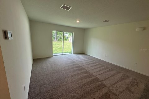 House in Palm Coast, Florida 3 bedrooms, 144.18 sq.m. № 2341745 - photo 5