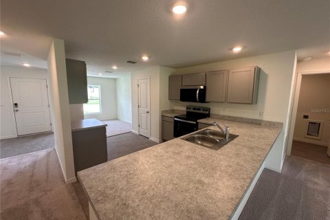 House in Palm Coast, Florida 3 bedrooms, 144.18 sq.m. № 2341745 - photo 2