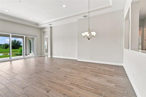 House in San Antonio, Florida 3 bedrooms, 237.64 sq.m. № 2381344 - photo 14