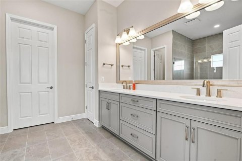 House in San Antonio, Florida 3 bedrooms, 237.64 sq.m. № 2381344 - photo 27