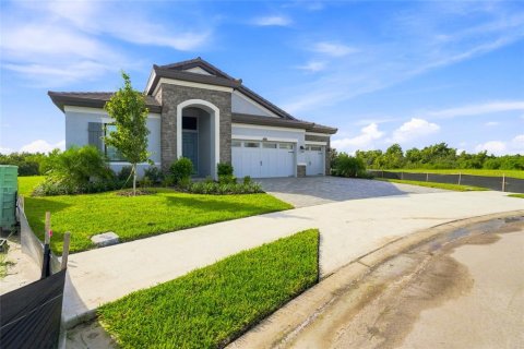 House in San Antonio, Florida 3 bedrooms, 237.64 sq.m. № 2381344 - photo 3