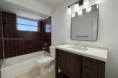 Propiedad comercial en venta en West Park, Florida, 204.29 m2 № 1998118 - foto 5