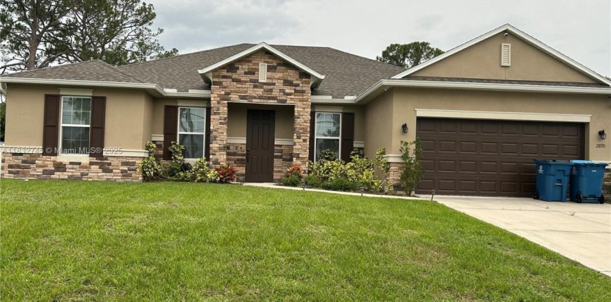 House in Palm Bay, Florida 4 bedrooms № 1934499