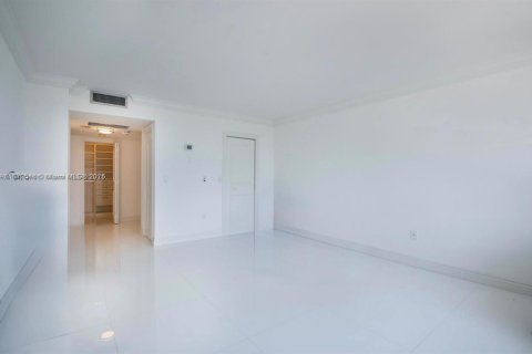 Купить кондоминиум в Бэл-Харбор, Флорида 2 спальни, 128.95м2, № 1923056 - фото 5