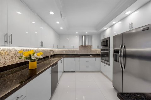 Купить кондоминиум в Бэл-Харбор, Флорида 2 спальни, 128.95м2, № 1923056 - фото 6