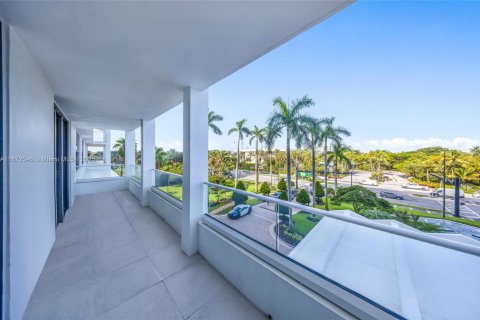 Купить кондоминиум в Бэл-Харбор, Флорида 2 спальни, 128.95м2, № 1923056 - фото 15