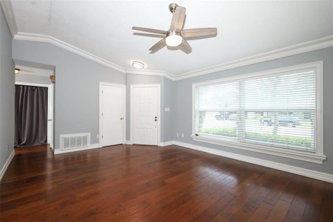 House in Oviedo, Florida 3 bedrooms, 138.52 sq.m. № 1824914 - photo 2
