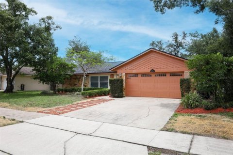 House in Oviedo, Florida 3 bedrooms, 138.52 sq.m. № 1824914 - photo 1