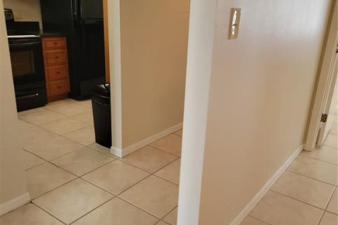 Condo in Tampa, Florida, 3 bedrooms  № 1725280 - photo 21