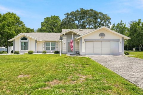 Casa en Spring Hill, Florida 3 dormitorios, 171.5 m2 № 2226065
