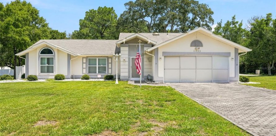 Casa en Spring Hill, Florida 3 dormitorios, 171.5 m2 № 2226065