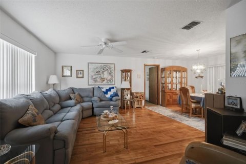 Casa en venta en Spring Hill, Florida, 3 dormitorios, 171.5 m2 № 2226065 - foto 5